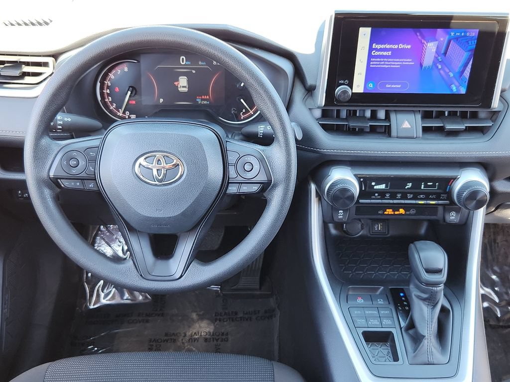 Used 2025 Toyota RAV4 LE AWD/4WD image 3