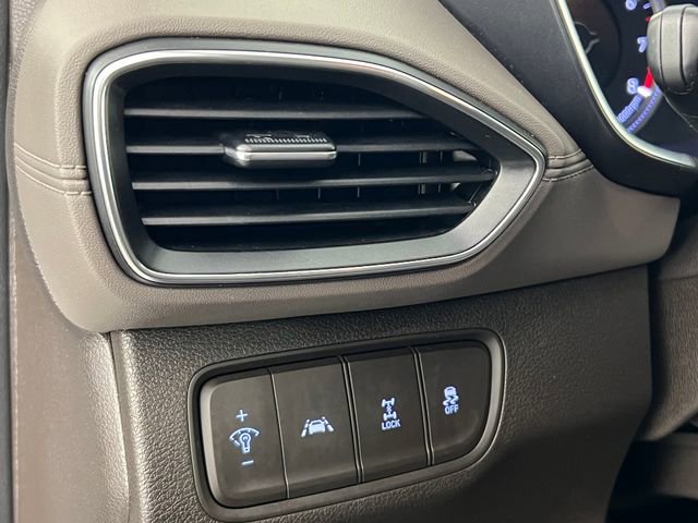 Used 2020 Hyundai Santa Fe SE AWD/4WD image 17