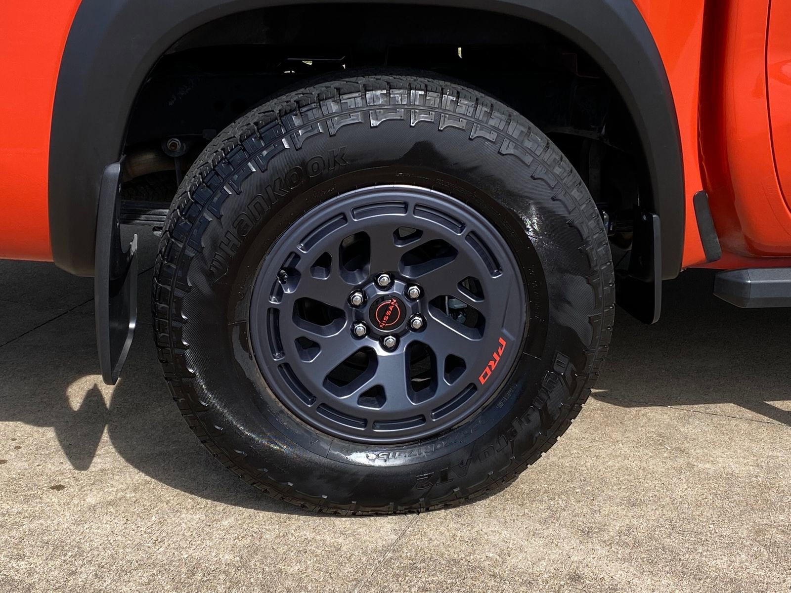 Used 2025 Nissan Frontier PRO-4X w/ Pro Convenience Package AWD/4WD image 8