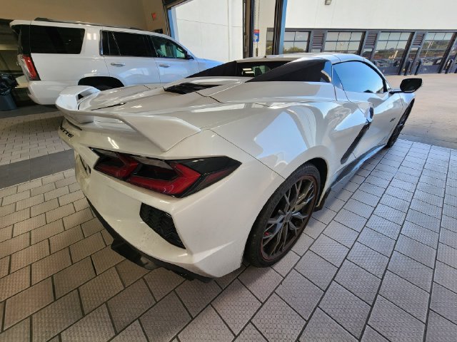 Used 2023 Chevrolet Corvette Stingray Premium Conv w/ Z51 Performance Package RWD image 4