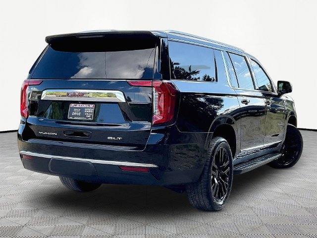 Used 2022 GMC Yukon XL SLT w/ SLT Premium Package AWD/4WD image 5