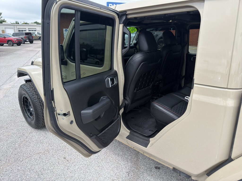Used 2022 Jeep Gladiator Rubicon w/ LED Lighting Group AWD/4WD image 28