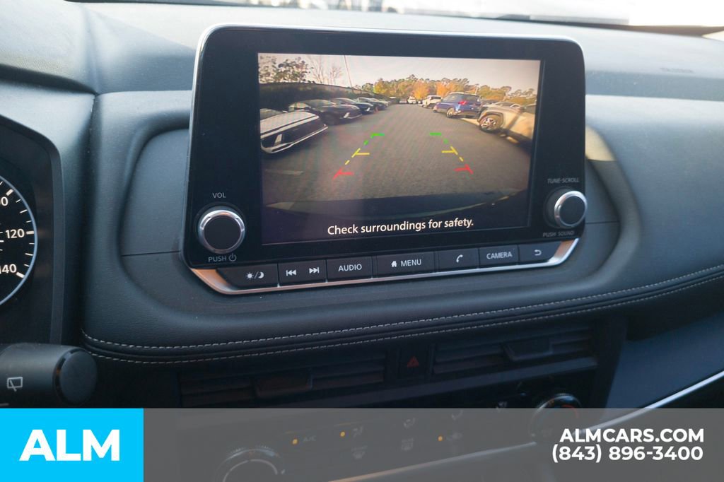 Used 2024 Nissan Rogue S image 9