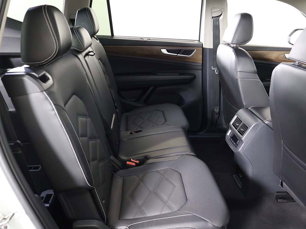 Used 2024 Volkswagen Atlas SE image 36