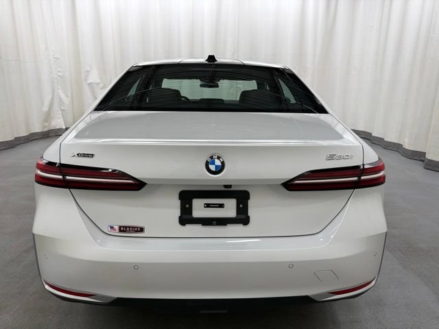 Used 2024 BMW 530i xDrive w/ Premium Package AWD/4WD image 5