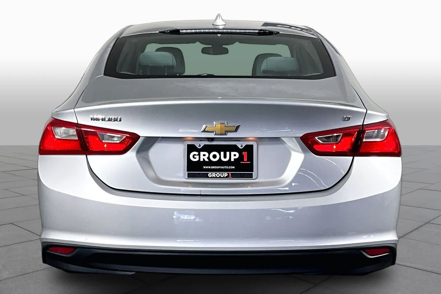 Used 2016 Chevrolet Malibu LT FWD image 5