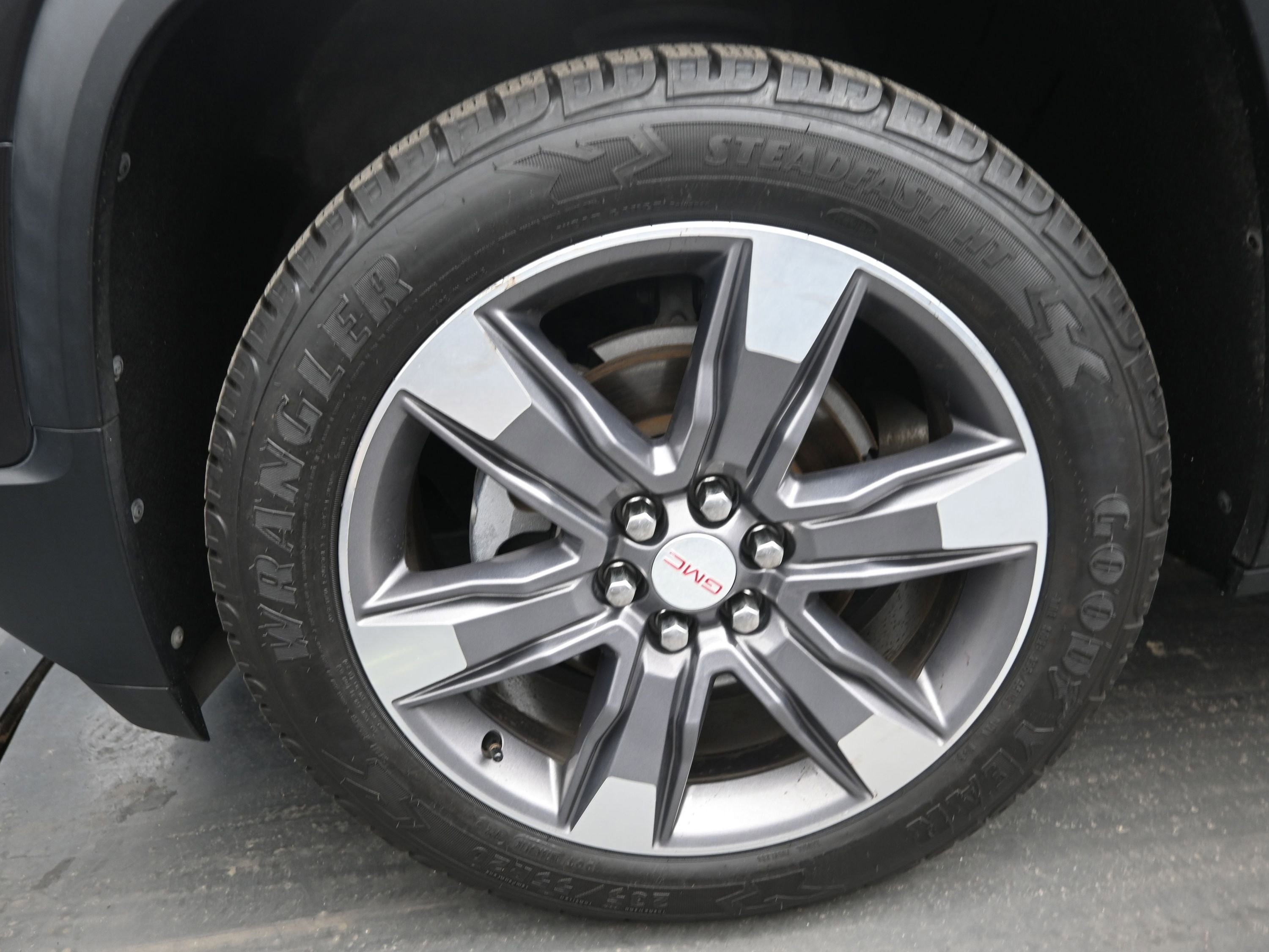 Used 2019 GMC Acadia SLT w/ LPO, Floor Liner Package image 11