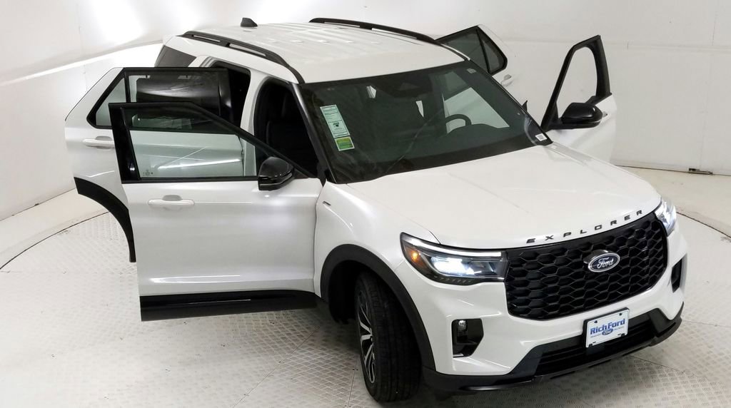 New 2025 Ford Explorer ST-Line w/ Premium Package image 21