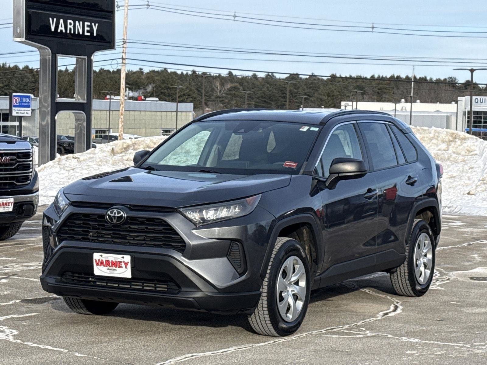 Used 2021 Toyota RAV4 LE image 1