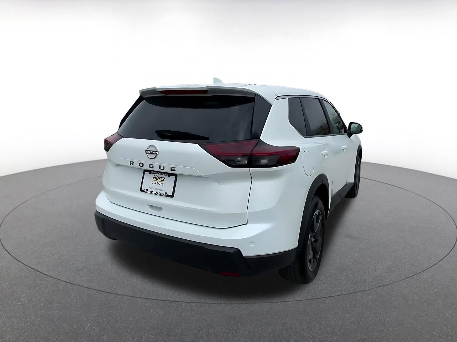 Used 2025 Nissan Rogue SV image 14