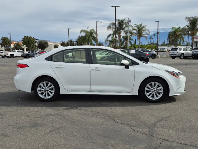 Used 2026 Toyota Corolla LE w/ LE Premium Package FWD image 4