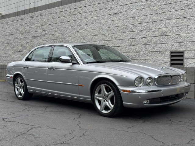 Used 2005 Jaguar XJ Vanden Plas Super V8 RWD image 17