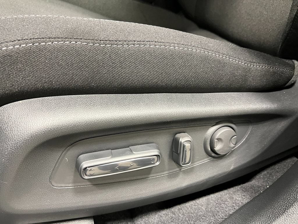 Used 2025 Honda CR-V EX image 17