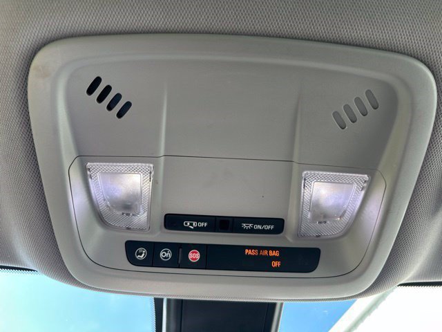 Used 2017 Chevrolet Malibu LT FWD image 34