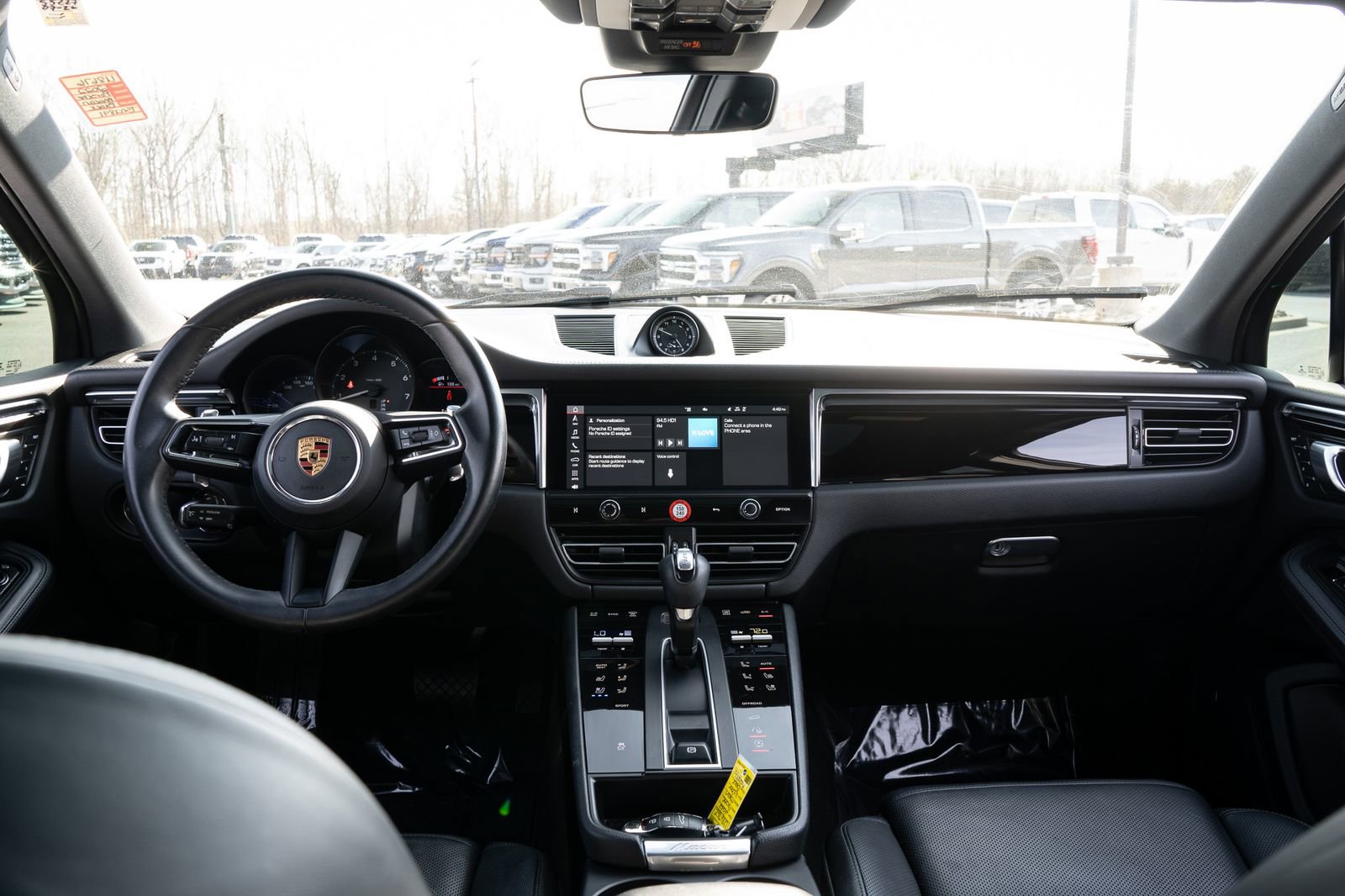 Used 2022 Porsche Macan Base w/ Premium Package Plus image 20