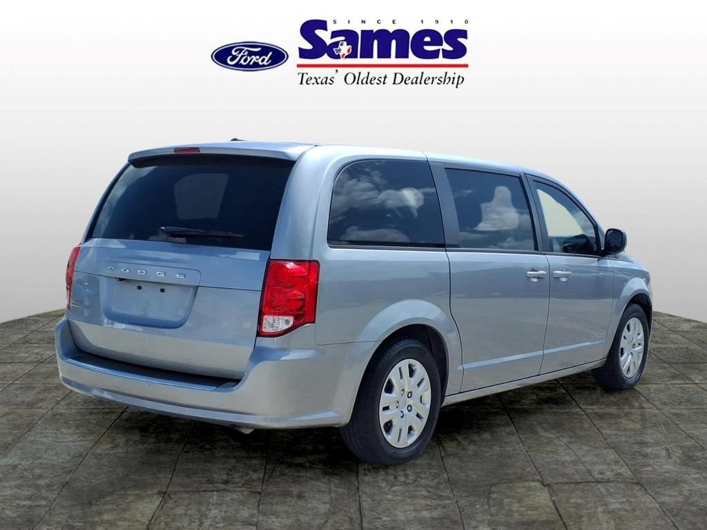 Used 2018 Dodge Grand Caravan SE w/ UConnect Hands-Free Group FWD image 3