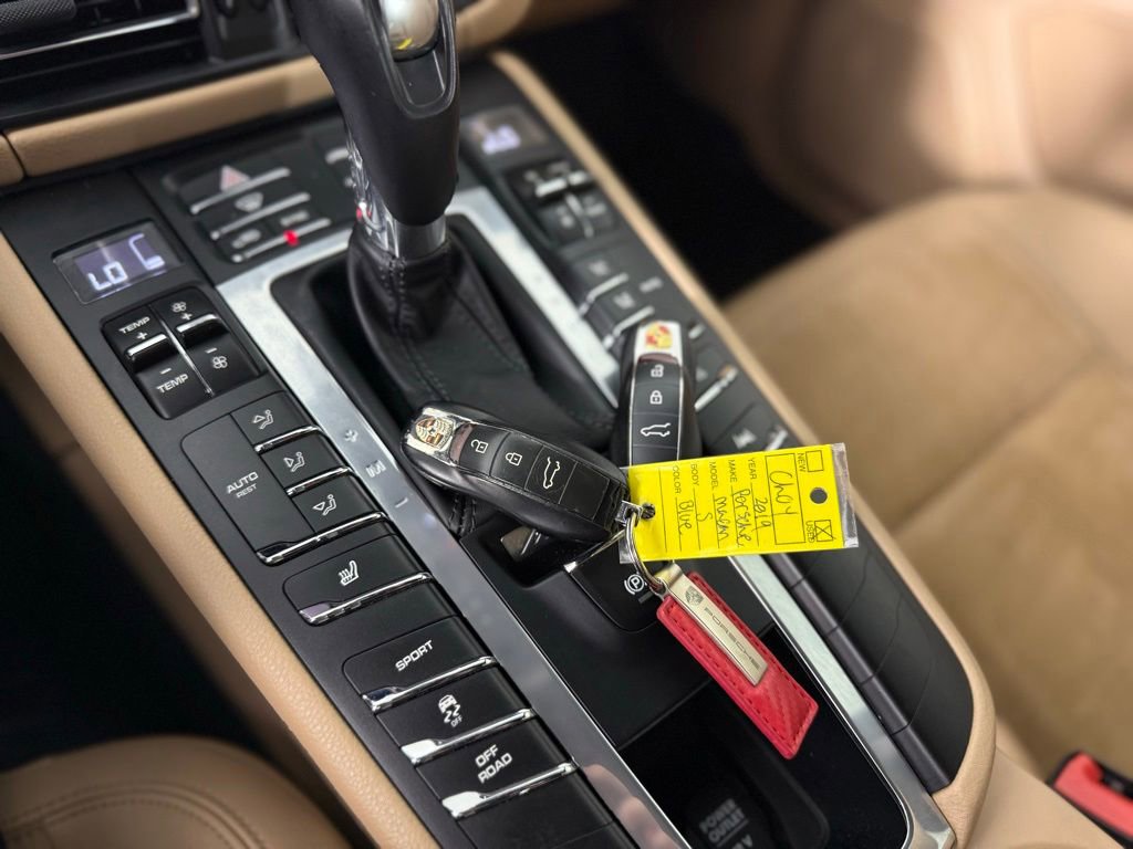 Certified 2019 Porsche Macan AWD/4WD image 27