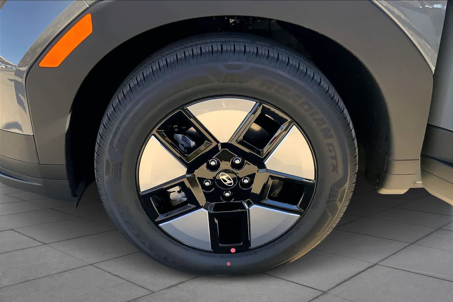 New 2026 Hyundai Santa Fe SE FWD image 11