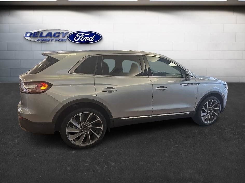 Used 2022 Lincoln Nautilus Reserve w/ Equipment Group 201A image 6