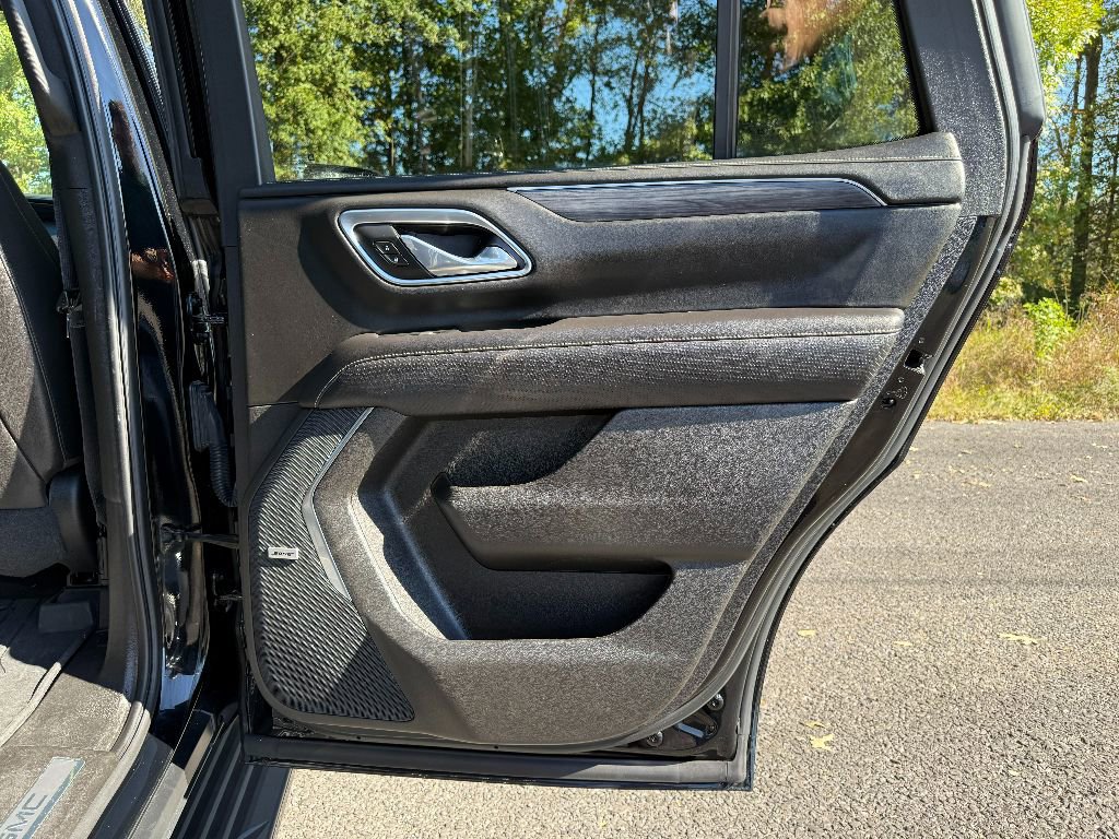 Used 2021 GMC Yukon SLT image 31