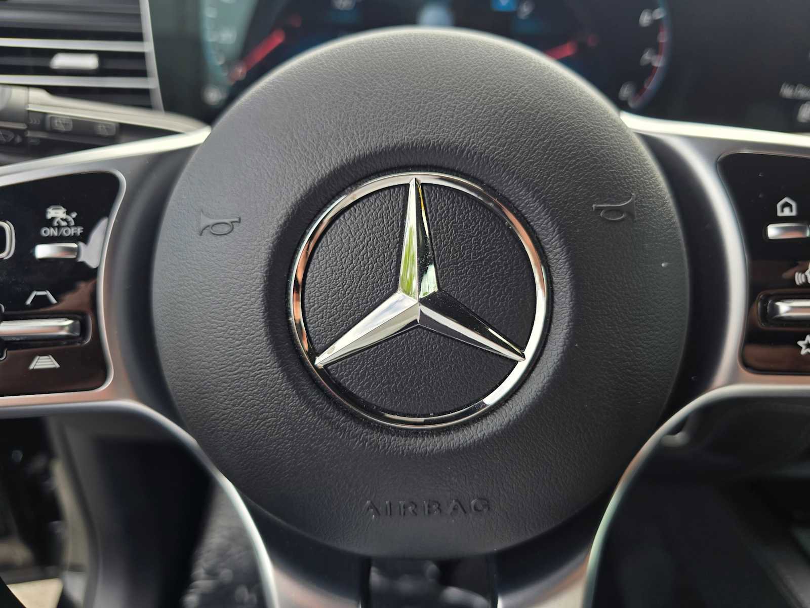 Used 2023 Mercedes-Benz GLE 450 4MATIC image 25