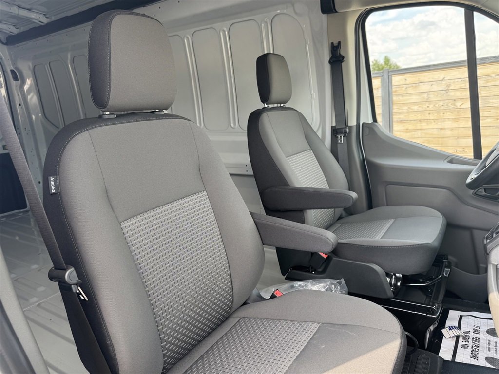 New 2025 Ford Transit 150 148 Medium Roof image 17