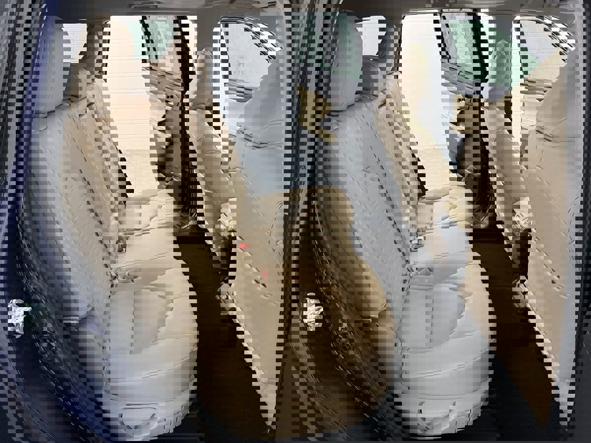 Used 2023 Toyota Highlander XLE image 12