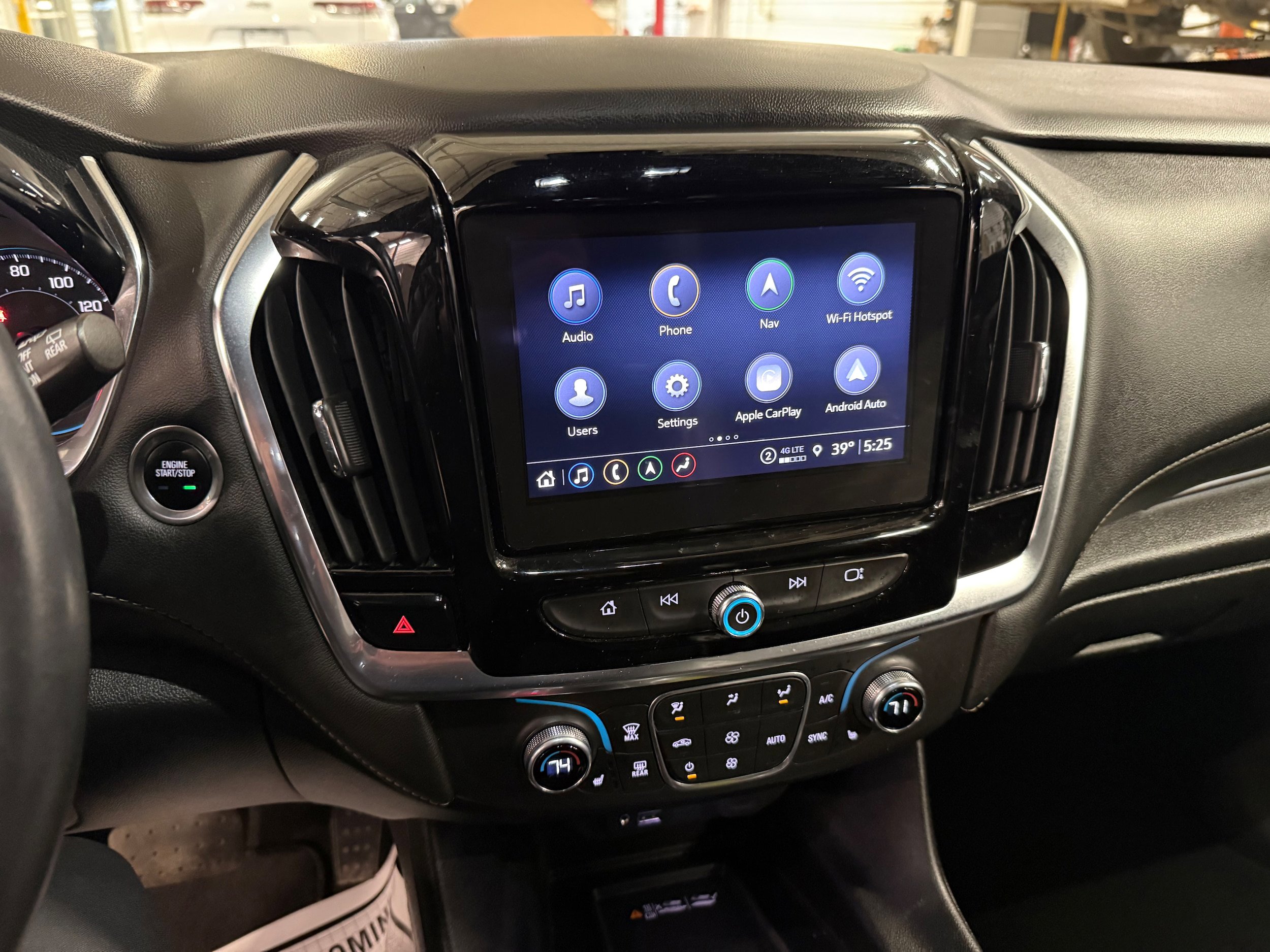 Used 2022 Chevrolet Traverse LT w/ LT Premium Package AWD/4WD image 49