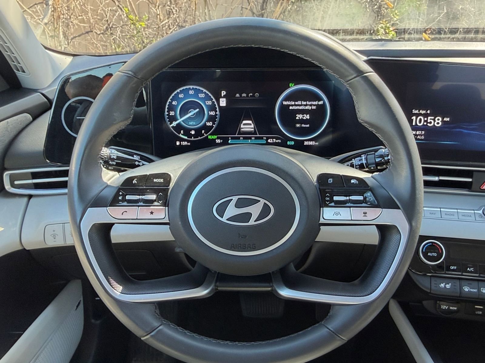 Used 2025 Hyundai Elantra Limited image 27