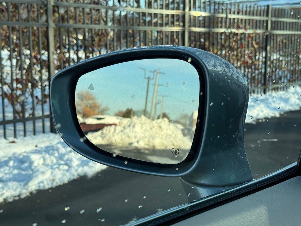 Used 2021 Chrysler Pacifica Touring-L image 16