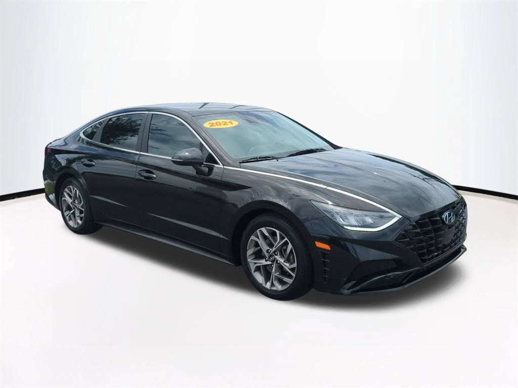 Used 2021 Hyundai Sonata SEL w/ Preferred Accessory Package FWD image 2