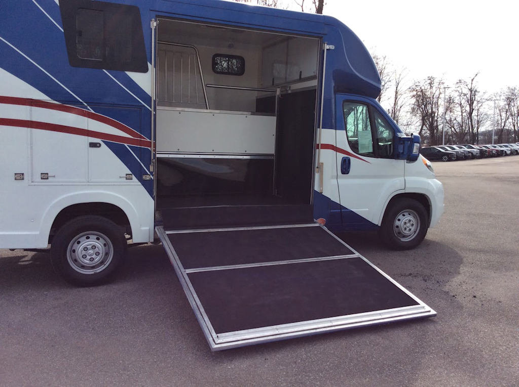 Used 2019 RAM ProMaster 3500 w/ Premium Appearance Group FWD image 6