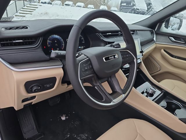 New 2026 Jeep Grand Cherokee Limited w/ Limited Altitude Package AWD/4WD image 10