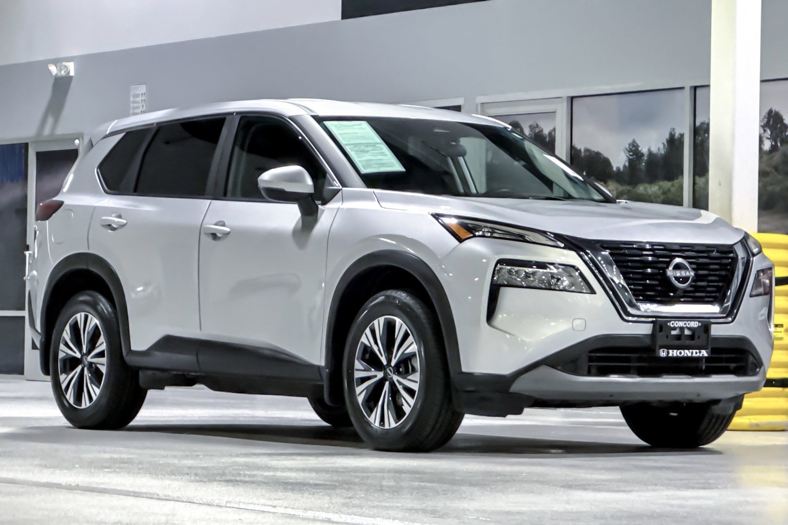 Used 2023 Nissan Rogue SV FWD image 7