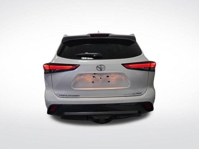 Used 2023 Toyota Highlander L image 15