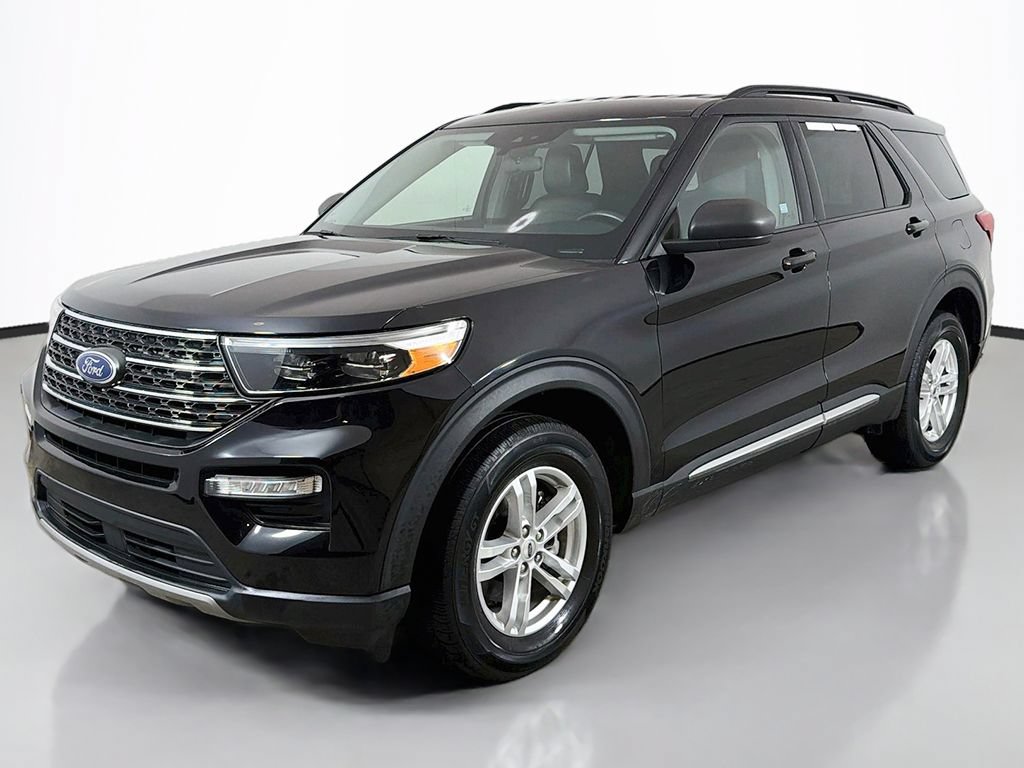 Used 2023 Ford Explorer XLT w/ Equipment Group 202A AWD/4WD image 9