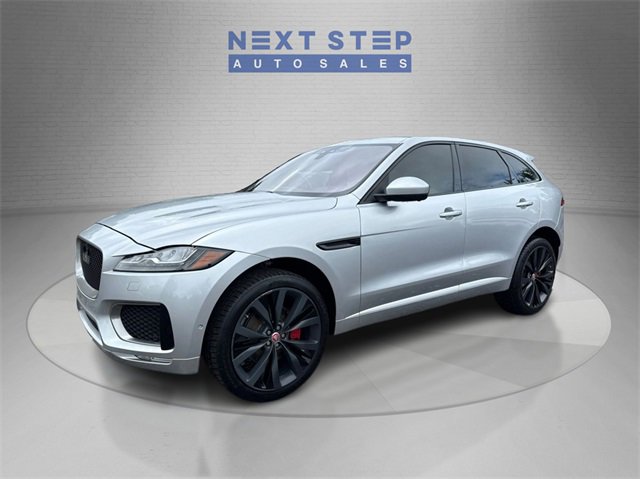 Used 2017 Jaguar F-PACE First Edition image 3