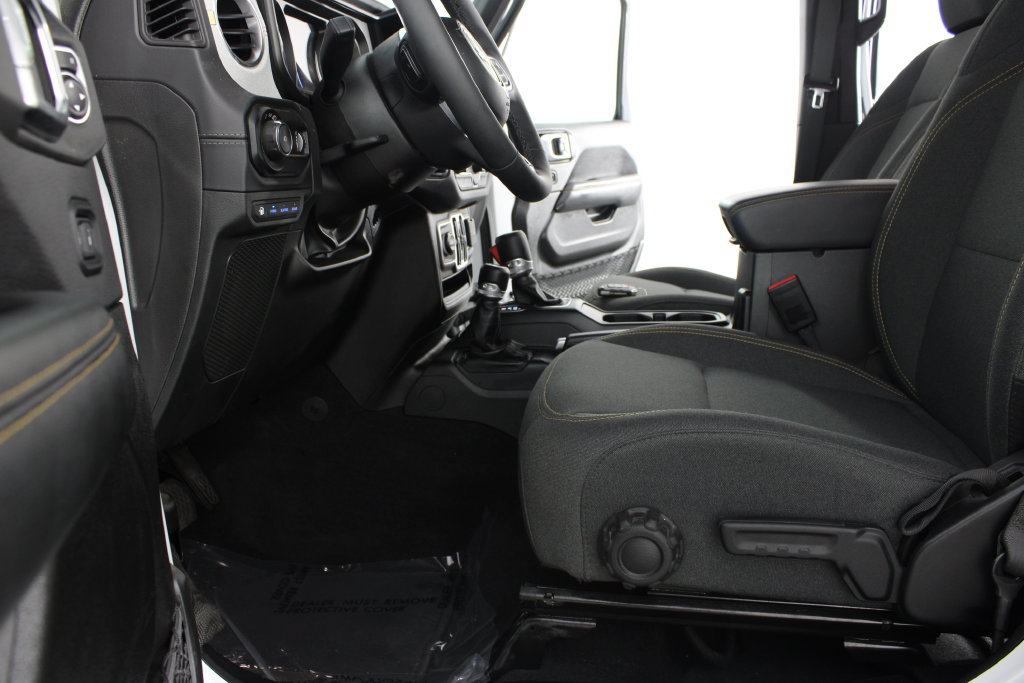 Used 2025 Jeep Wrangler Unlimited Sahara w/ Safety Group AWD/4WD image 15