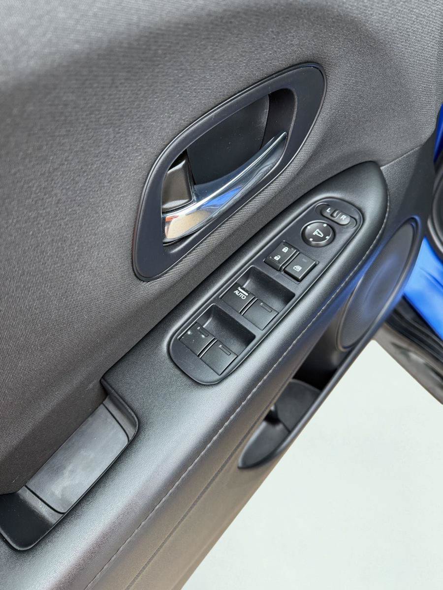 Used 2022 Honda HR-V Sport image 3