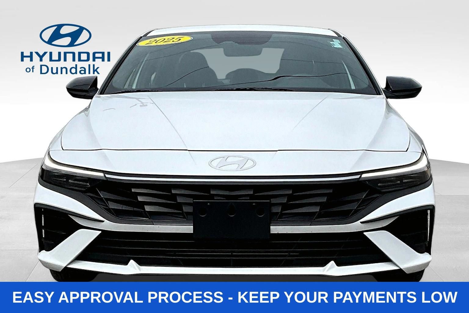 Used 2023 Hyundai Santa Fe SEL w/ Premium Package FWD image 2