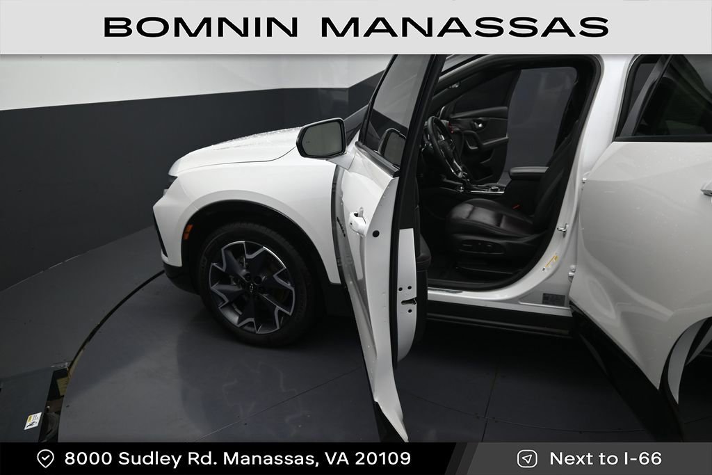 Used 2022 Chevrolet Blazer RS w/ Enhanced Convenience Package AWD/4WD image 13