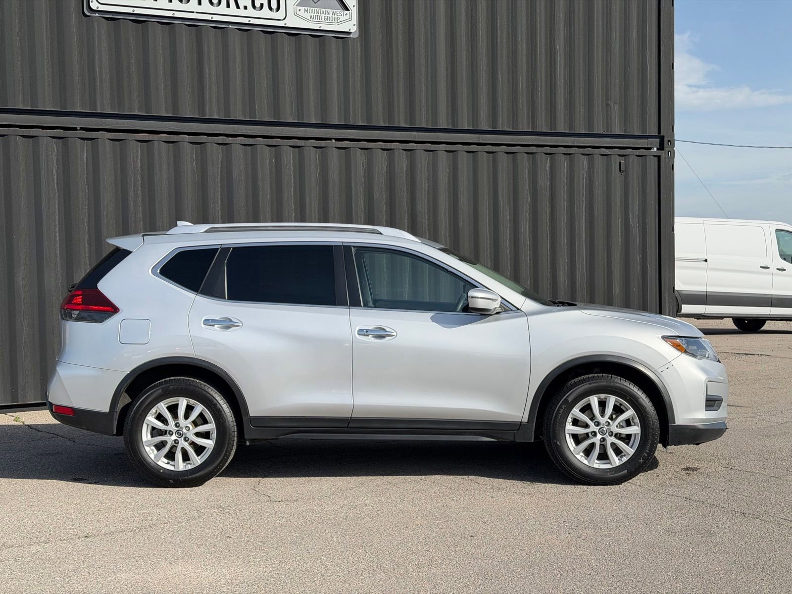Used 2020 Nissan Rogue SV AWD/4WD image 6