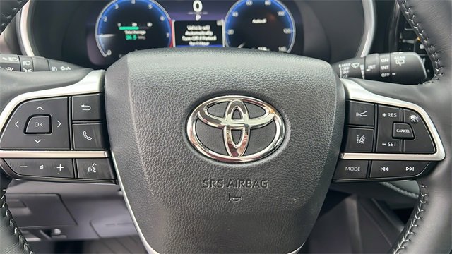 Certified 2025 Toyota Highlander Limited image 13