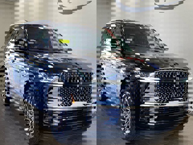 New 2026 Lincoln Navigator Premiere image 9