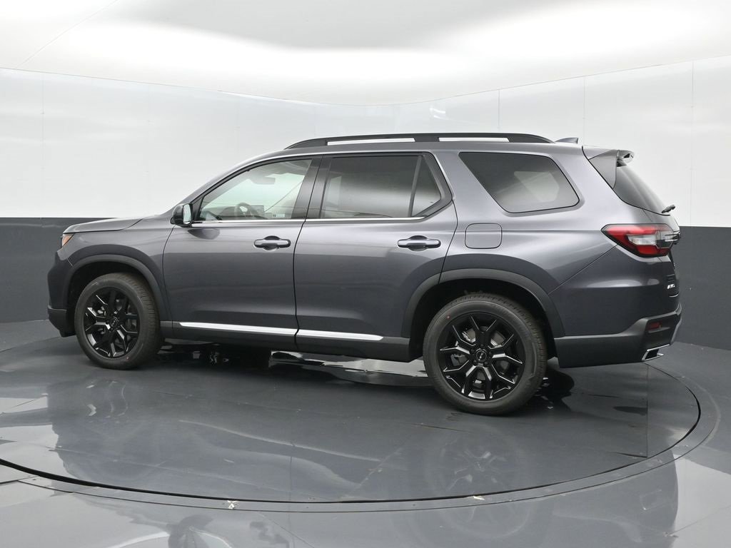 New 2025 Honda Pilot Touring image 13