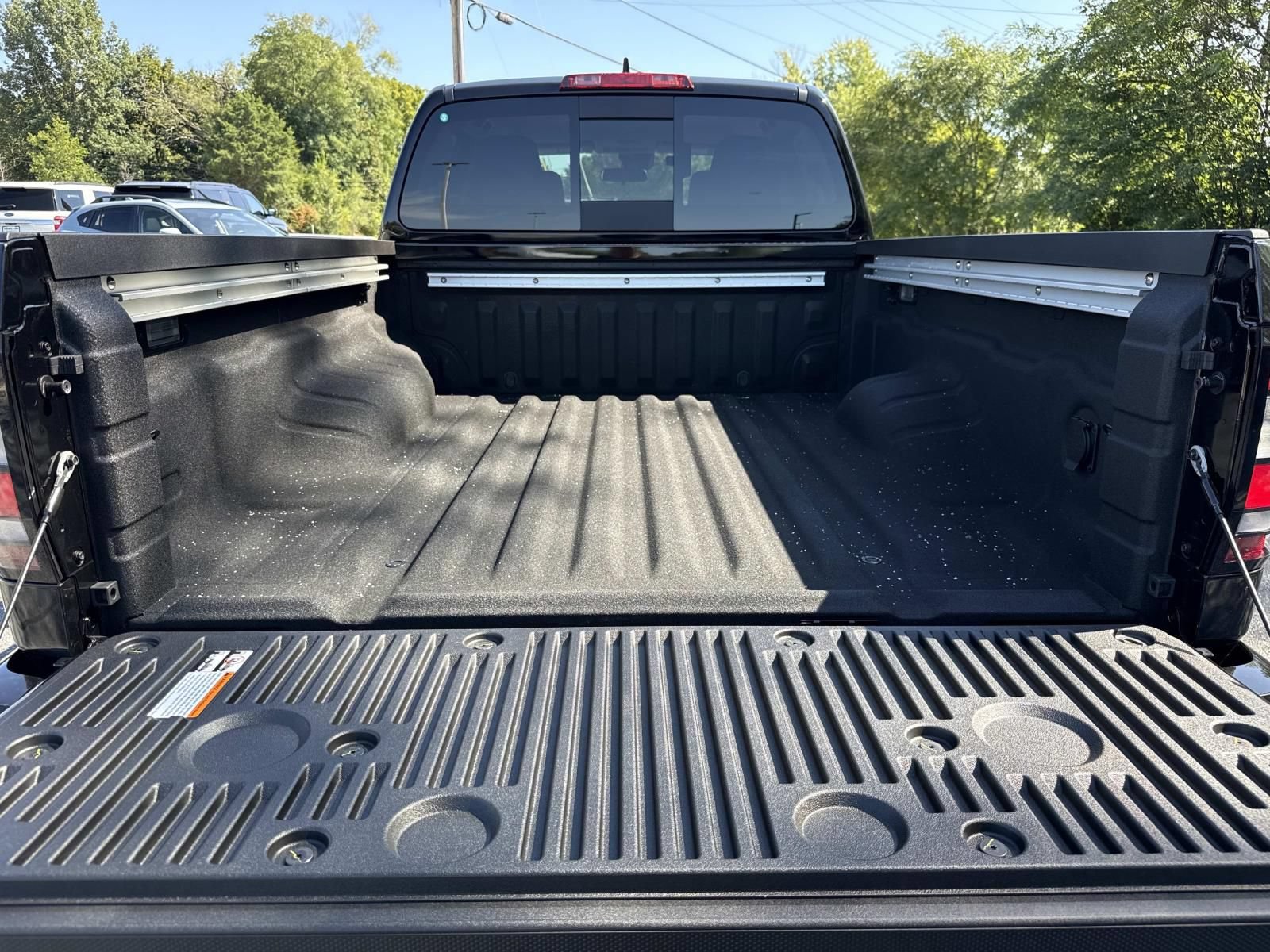 New 2027 Nissan Frontier SV w/ SV Convenience Package AWD/4WD image 27