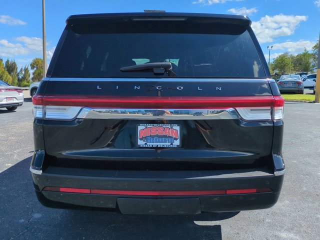 Used 2024 Lincoln Navigator L 4WD image 5
