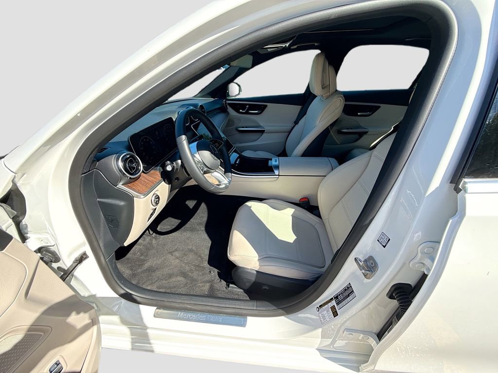 Used 2025 Mercedes-Benz C 300 Sedan image 23