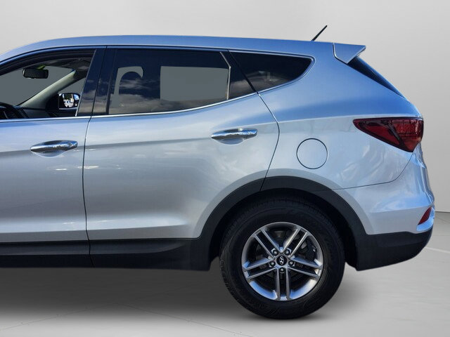 Used 2018 Hyundai Santa Fe Sport image 11