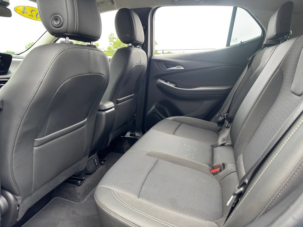 Used 2024 Buick Encore GX Preferred FWD image 31